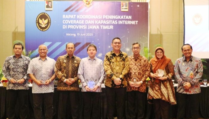 Kemenko Polhukam Komitmen Tak Boleh Ada Warga Tertinggal Akses Internet