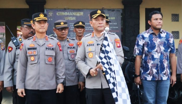 Menyambut Hari Bhayangkara Ke 79, Kapolresta Pontianak Bagikan 1.000 Paket Bansos