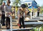 Peringatan Hari Bhayangkara ke-79, Polres Ketapang Laksanakan Ziarah dan Tabur Bunga