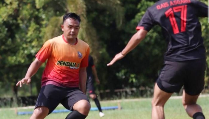 Tendangan Bola Pertama Kasdam XII/Tpr, Tandai Pembukaan Lomba Mini Soccer Antar Satuan