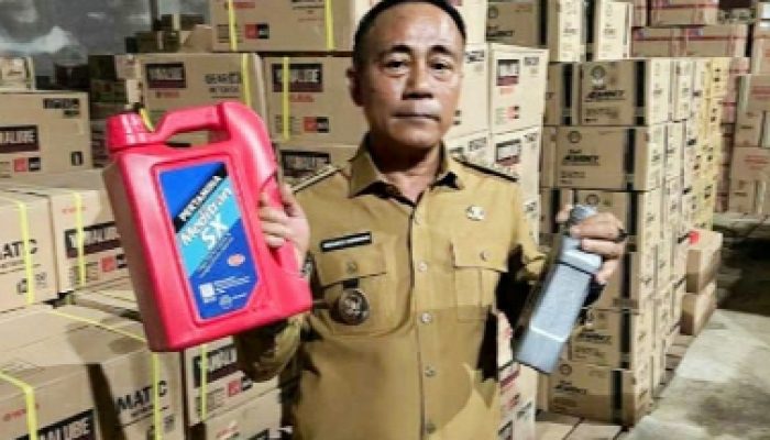 Wakil Gubernur Kalbar Sidak dan Saksikan Pemasangan Police Line Gudang Oli di Kubu Raya