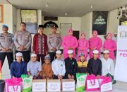 Peringati Hari Bhayangkara, Polsek Teluk Pakedai Bagikan Bansos di Pondok Pesantren