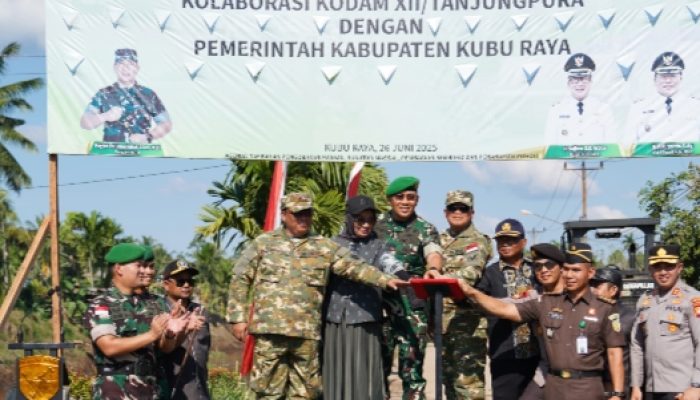 Pangdam XII/Tpr Bersama Bupati Kubu Raya Launching Rekonstruksi Pembangunan Jalan Rasau Jaya