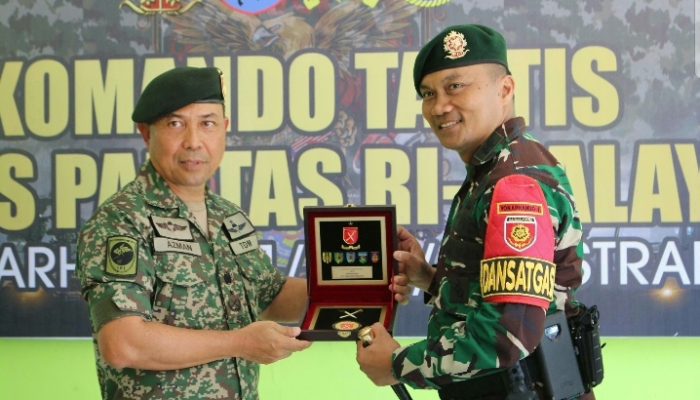 Satgas Pamtas RI Pos Kotis Terima Kunjungan Panglima 31 Briged Infantry Tentara Darat Malaysia