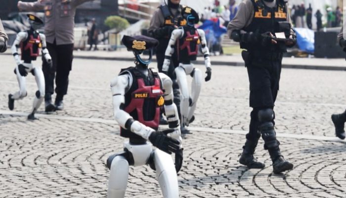 Modernisasi Perangkat Tugas, Polri Kenalkan 25 Unit Robot Humanoid dan Robot K9