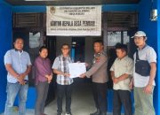 Aiptu Yanto Serahkan Sebidang Tanah Kepada Pemdes Pemuar