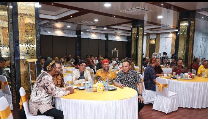 Polresta Pontianak Gelar Nobar Pagelaran Wayang Kulit, Dalam Rangka Hari Bhayangkara ke-79