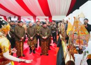 Polri Menggelar Wayang Kulit Amartha Binangun, Kapolri Sempat Berduet dengan Ketua MA