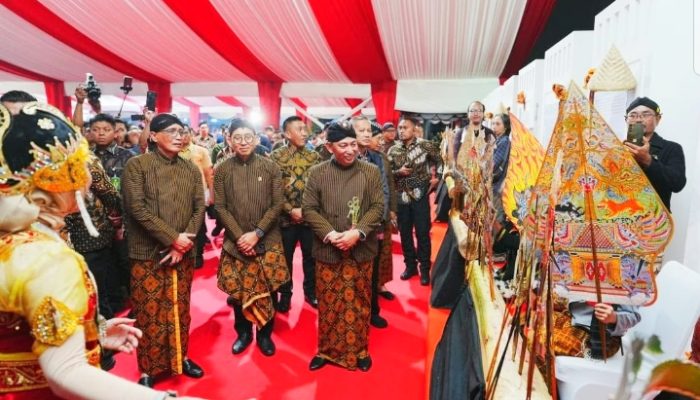 Polri Menggelar Wayang Kulit Amartha Binangun, Kapolri Sempat Berduet dengan Ketua MA