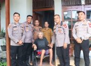 Kapolres Melawi Serahkan Bantuan Kursi Roda Untuk Joko Waluyo