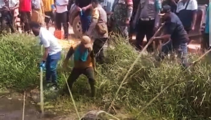 Warga Ambawang Dihebohkan Penemuan Mayat Pria Berpeci Putih di Parit Jalan Perusahaan BPK