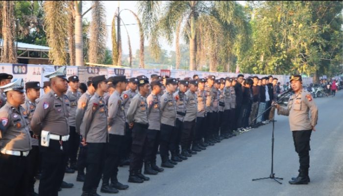 Polres Sekadau Gelar Apel Pengamanan Penutupan Gawai Dayak XIV 2025