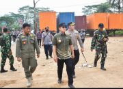 Bupati Sujiwo dan Kapolres Kubu Raya Sidak Parkir Liar Kontainer di Jalan Trans Kalimantan