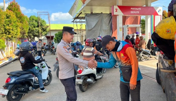 Satu Jabat Tangan, Seribu Pesan Polri Untuk Masyarakat