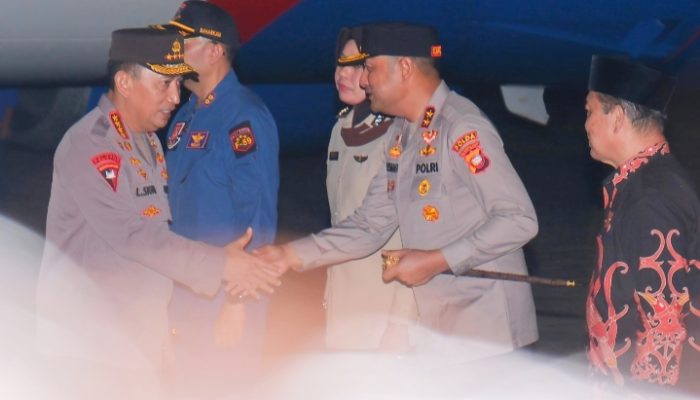 Kunjungi Kalbar, Kapolri dan Menteri LHK Tiba di Pontianak