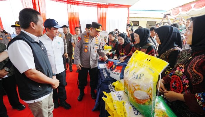Kapolri Tinjau GPM di Kalbar, 310,25 ton beras SPHP telah Polri distribusikan