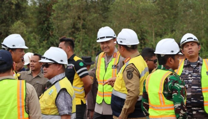 Kapolres dan Forkopimda Ketapang Hadiri Launching Pembangunan Jalan Pelang 