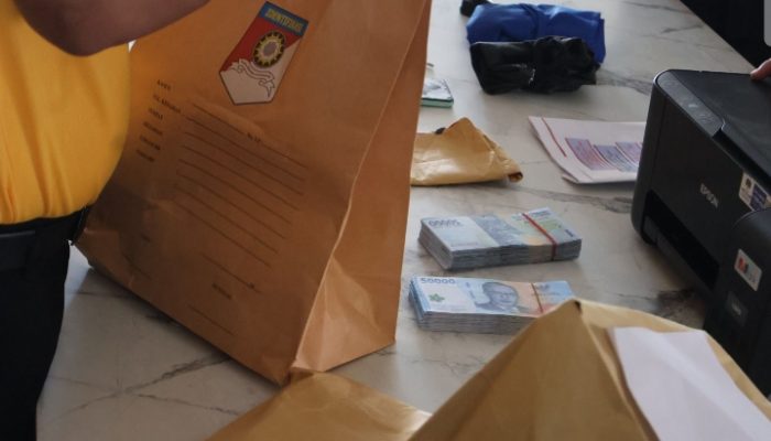 Polresta Pontianak Bongkar Pembuatan Uang Palsu Rp100 & 50 Ribu