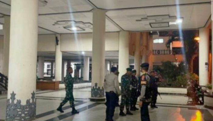 Pastikan Aman, TNI – Polri Sisir Jalan Protokol Hingga DPRD Kalbar