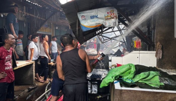 Pasar Senggo Kuala Dua Membara, 11 Ruko Ludes Dilalap Sijago Merah