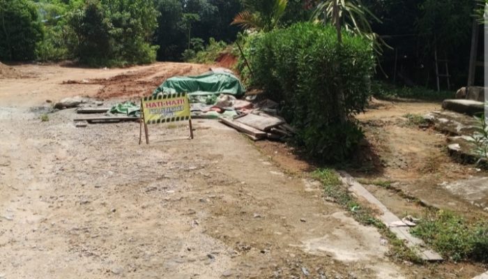 Diduga Poyek Siluman, Tanpa Papan Informasi di Jelai Hulu