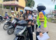 Sosialisasi Zebra Kapuas 2025, Kasat Lantas Sapa Pengendara dengan Ramah