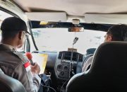 Sat Binmas Polres Sanggau Gelar Penerangan Keliling dan Sambang Jelang Akhir Tahun, Warga Diimbau Tingkatkan Kewaspadaan