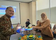 HUT BRI Ke 130: Potong Tumpeng, Apresiasi, dan Pelayanan di TB Simatupang