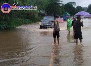 Arus Lalu Lintas Terganggu, Jalan Sosok–Bodok Tergenang Hingga 60 Cm Usai Hujan Lebat