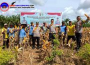 Bersama Petani, Polsek Parindu Wujudkan Ketahanan Pangan Berbasis Desa