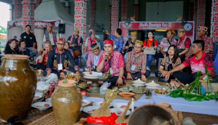 DAD Pontianak Buka Naik Dango ke-3 Lewat Ritual Sakral Ngampar Bide