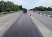 Jelang Libur Panjang, HKA Rampungkan Pemeliharaan Aspal Tol Kayu Agung – Palembang Untuk Jaga Kenyamanan Pengguna Jalan