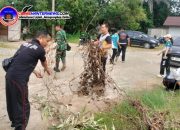 Sinergi TNI-Polri dan Pemerintah Tayan Hulu Bersihkan Lingkungan Puskesmas Sosok