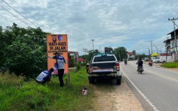 Satlantas Polres Sanggau Perkuat Kesadaran Berlalu Lintas, Banner Kamseltibcar Dipasang di Sejumlah Titik Strategis