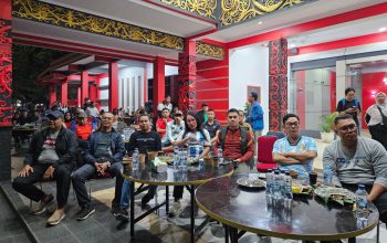 Nobar Bola Gembira di Sanggau Jadi Ruang Silaturahmi, Polri dan Masyarakat Bersatu dalam Semangat Kemitraan