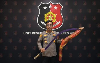 Polisi Gagalkan Pengiriman Klewang 1,3 Meter ke Remaja di Kudus, Terungkap Dibeli Lewat Marketplace untuk Koleksi