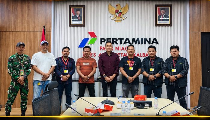 Panglima Besar Lpm Adhi Black dan Lintas Ormas datangi Pertamina, Pertamina Jelaskan Kapal Pengangkut BBM Kandas di Muara Jungkat dan Belum Dapat Merapat ke Depot