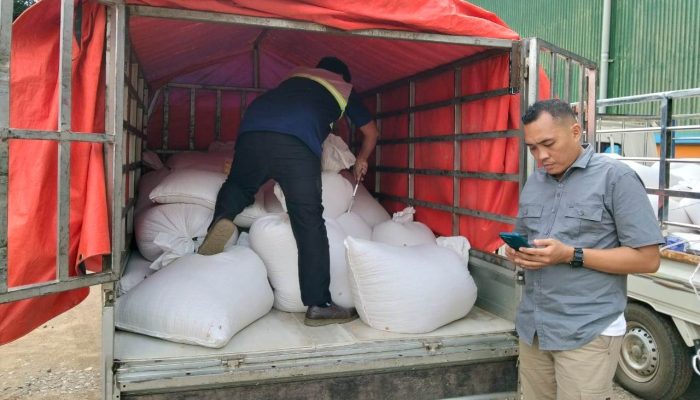 Hasil Panen Berkualitas, Polsek Tayan Hilir Kirim 2,45 Ton Jagung Pipil Kering ke Bulog Sanggau
