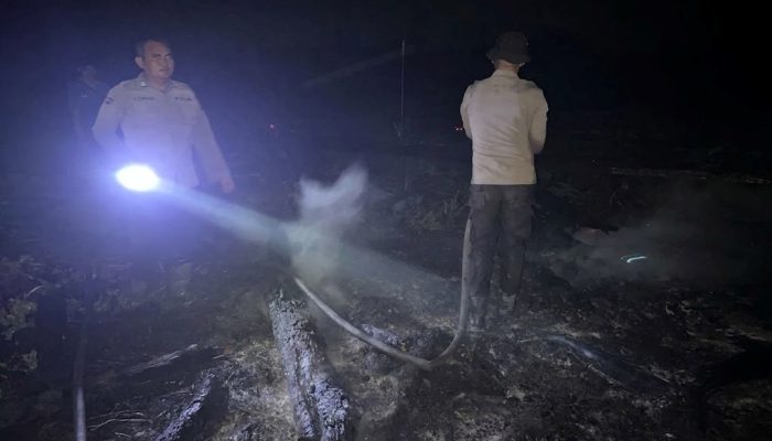 Karhutla di Lahan Gambut Toba Berhasil Dipadamkan, Polsek Toba Perkuat Monitoring