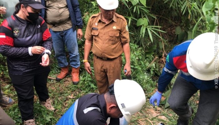 DLH Kabupaten Sanggau Bersama Forkopimcam Tayan Hulu Tindak Lanjuti Dugaan Pencemaran Sungai Lape