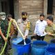 Dampak Karhutla Dan Kemarau Panjang, Polres Sambas Bersama Unsur Pemerintah Kabupaten Sambas Salurkan Air Bersih untuk Warga Teluk Keramat  ‎
