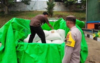 Lolos Uji Mutu, Polsek Beduai Salurkan 750 Kilogram Jagung Pipil Kering ke Bulog Sanggau