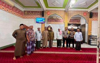Jaga Kerukunan dan Saring Informasi, Pesan Polisi kepada Jamaah di Sekayam
