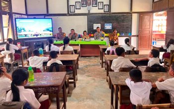 Menjaga Generasi Sejak Dini, Polsek Sekayam Edukasi Pelajar tentang Bullying hingga Keselamatan di Jalan