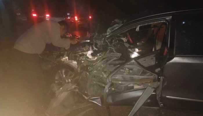 Kabut Ganggu Jarak Pandang, Truk Tangki dan Grand Livina Terlibat Laka di Jalan Raya Beduai